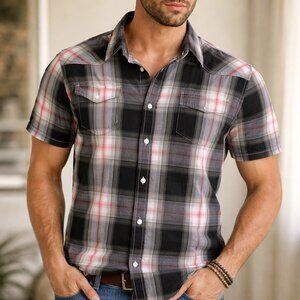 Men’s Plaid Short Sleeve Button-Up Size m or L